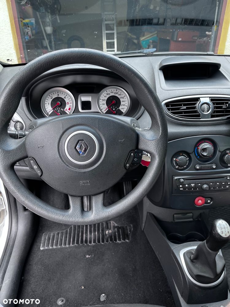 Renault Clio - 14