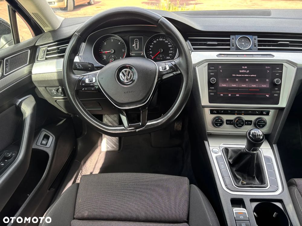 Volkswagen Passat 2.0 TDI SCR Business - 5