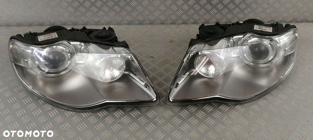 reflektor lampa lewy lewa prawy prawa przód przednia VW TOUAREG 7L LIFT USA - 2