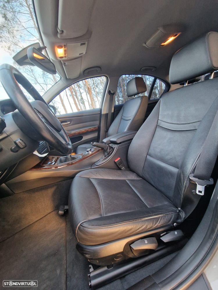 BMW 318 i Edition Exclusive - 12