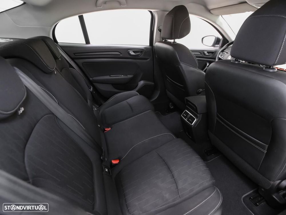 Renault Mégane Grand Coupe - 12