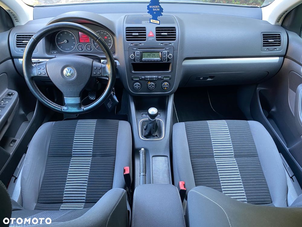 Volkswagen Golf - 23