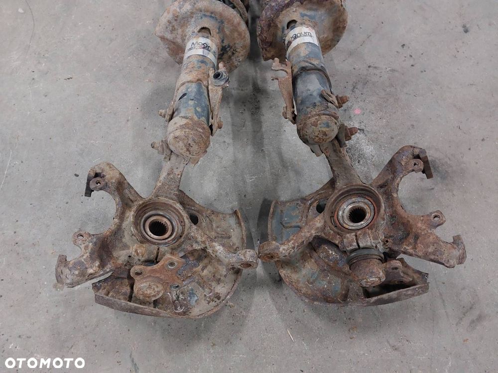 AMORTYZATOR SPRĘŻYNA ZWROTNICA LEWY PRZÓD + PRAWY PRZÓD GOLF III 1.6 8V - 6