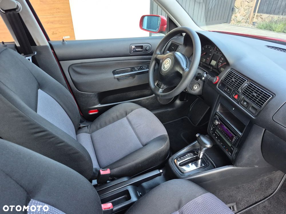 Volkswagen Golf - 18