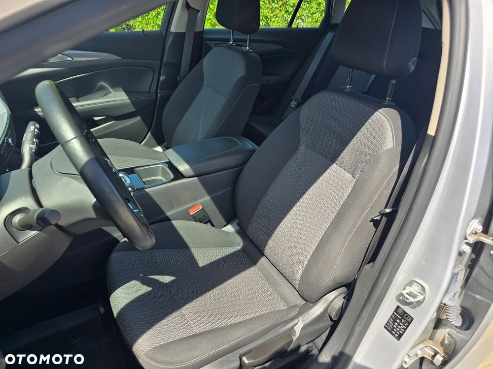 Opel Insignia - 12