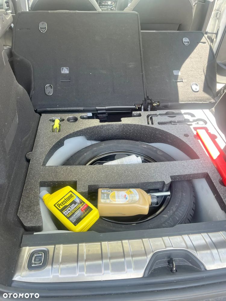 Peugeot 2008 1.2 Pure Tech Allure S&S - 17