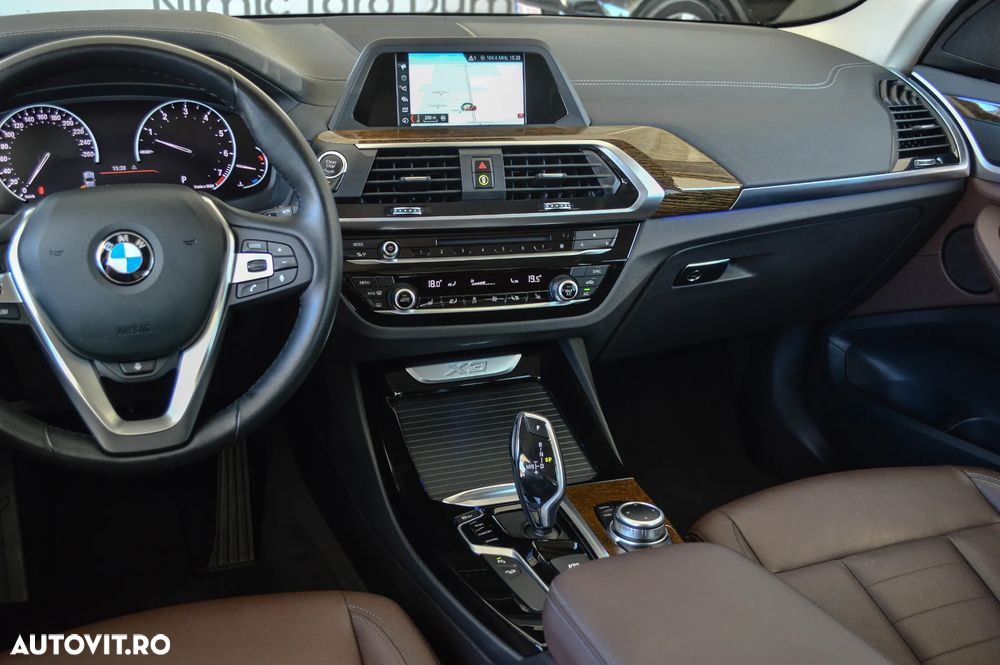 BMW X3 xDrive20i AT Luxury Line - 32