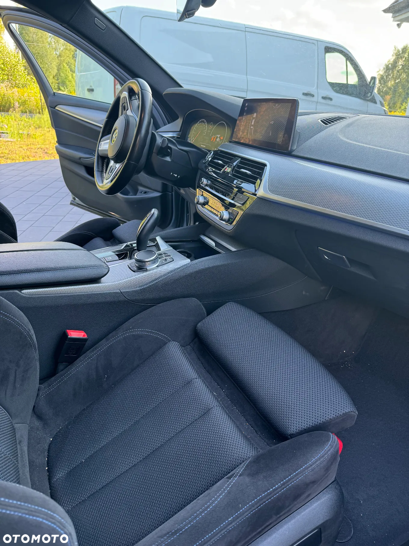 BMW Seria 5 520d xDrive - 10