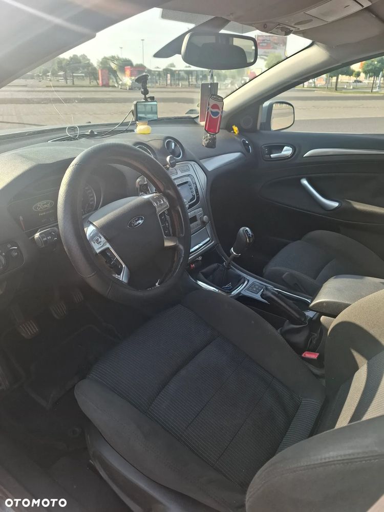 Ford Mondeo 2.0 Trend - 18