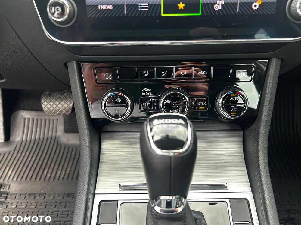 Skoda Superb 2.0 TDI SCR Ambition DSG - 22