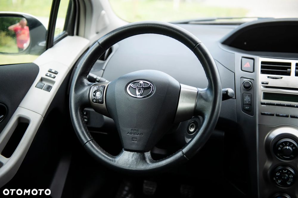 Toyota Yaris 1.0 VVT-i Cool - 28