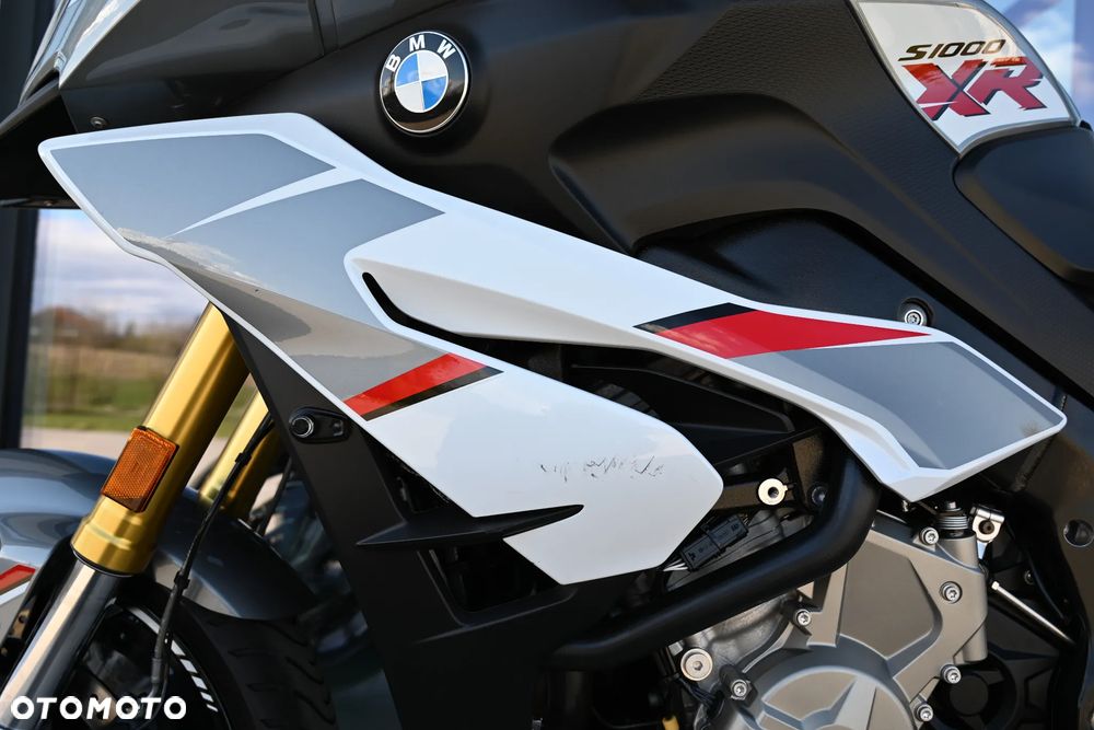 BMW XR - 12