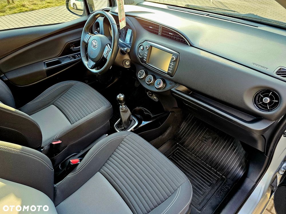 Toyota Yaris 1.5 Premium - 4