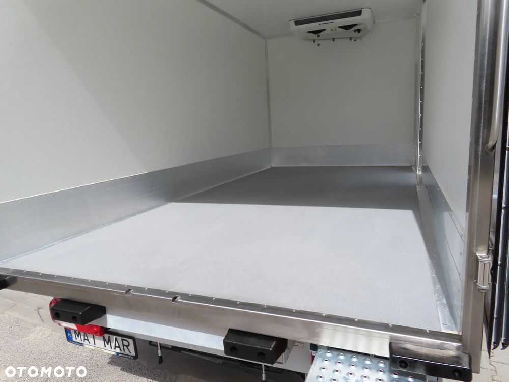Mercedes-Benz Sprinter 317 CDI 170 KM Chłodnia -32 st.C 8.E.Palet IGLOOCAR 4230 mm Boczne Drzwi, Agregat Thermo King V200 MAX, Rozstaw Osi 4325 mm, Ładowność 910 Kg, GWARANCJA FABRYCZNA,  Stan Wizualny I Techniczny NOWY Tak Jak Z Taśmy Produkcyjnej Gotowy Dostępny OKAZJA POLECAM - 25