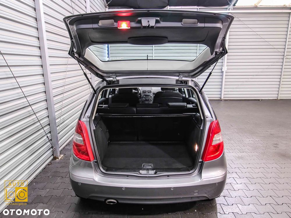 Mercedes-Benz Klasa A 160 Elegance - 12