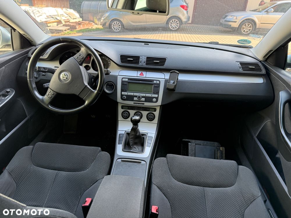 Volkswagen Passat 2.0 TDI DPF BlueMotion Technology Trendline - 6