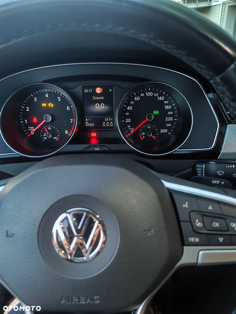 Volkswagen Passat 2.0 TSI Business DSG - 17