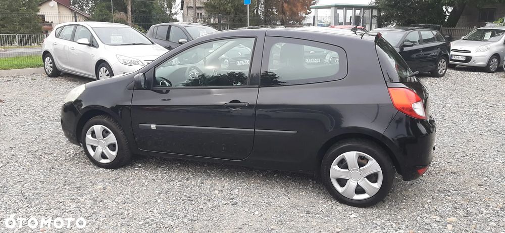 Renault Clio - 17