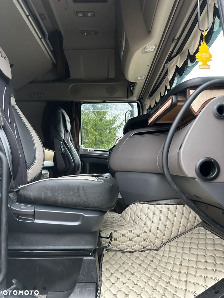 DAF XF 106 530 KM RETARDER 6x2 / 3 OSIOWY / NOWY TACHOGRAF / ORYGINALNY PRZEBIEG 525 TYS. KM / POLSKI SALON / 3 OŚKA / LAMPY LED / 2019 ROK !! - 33