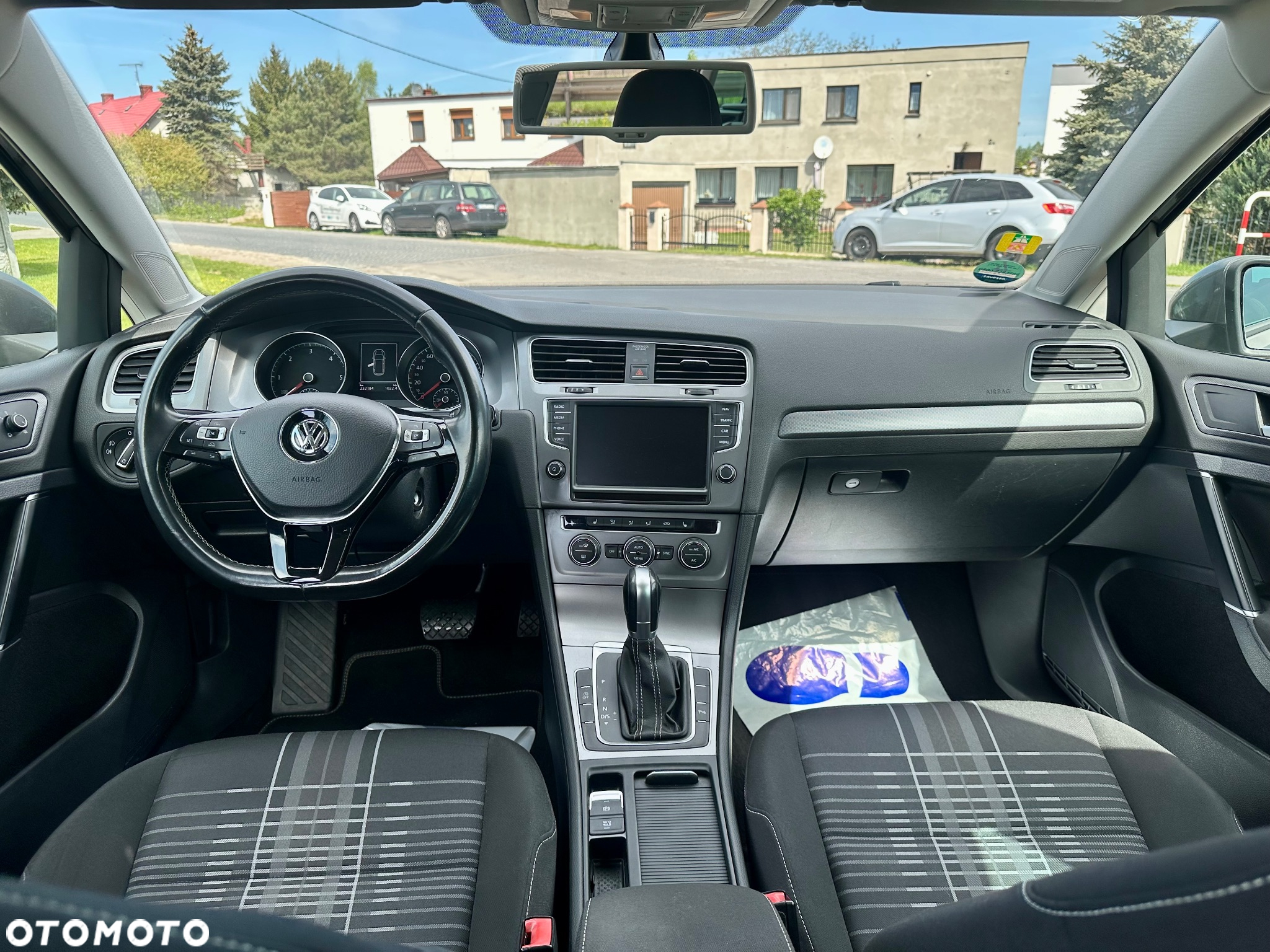 Volkswagen Golf 1.6 TDI BlueMotion Technology DSG Lounge - 8