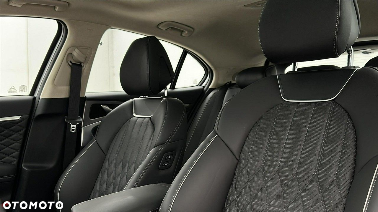 Genesis G70 - 23