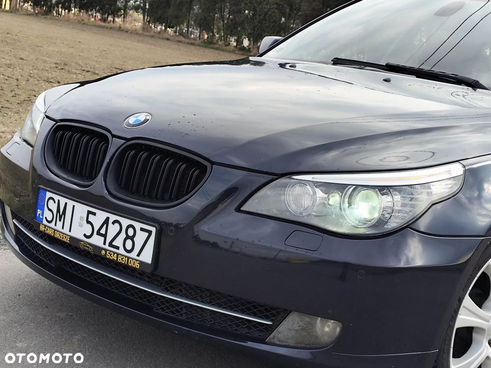 BMW Seria 5 525d - 22