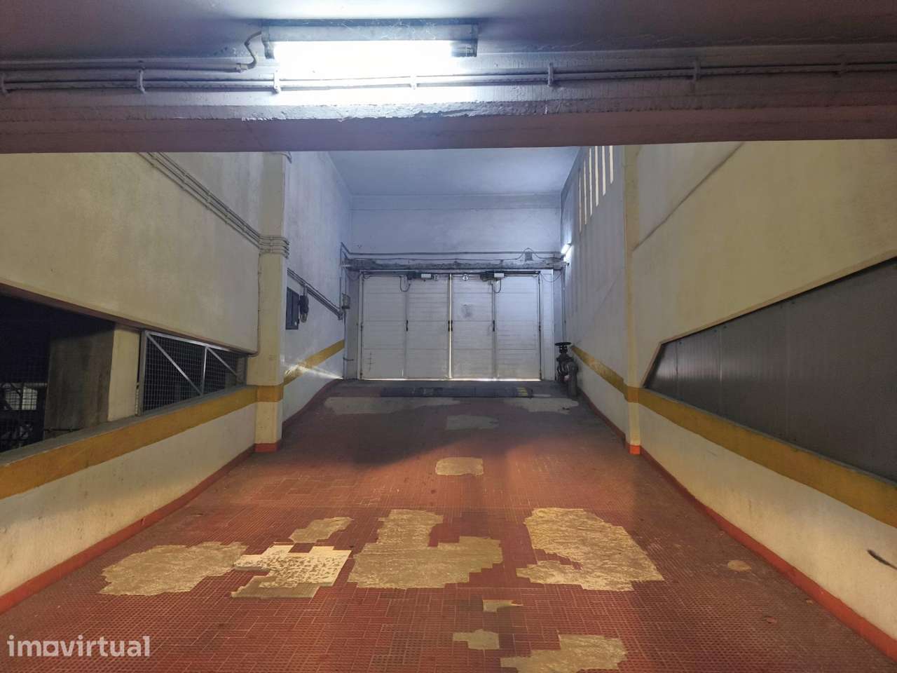 Garagem / Box Fechada à Venda – Santa Clara, Lisboa - Grande imagem: 5/7