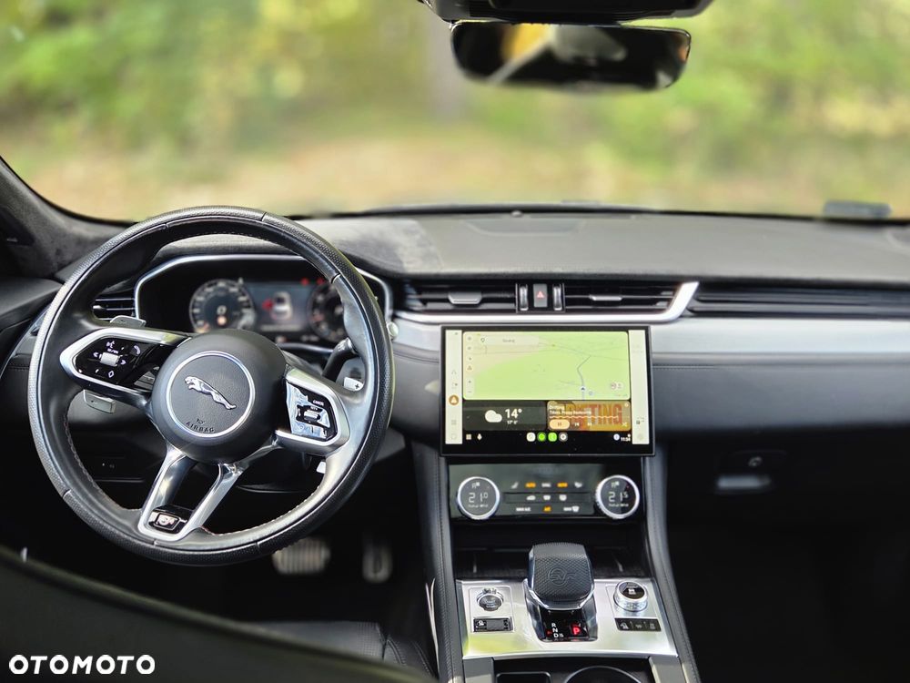 Jaguar F-Pace - 11