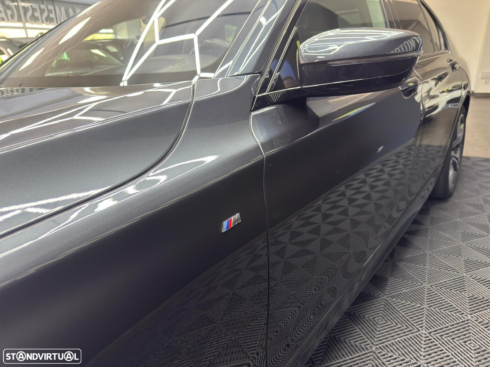 BMW 740 d xDrive Pack M - 14