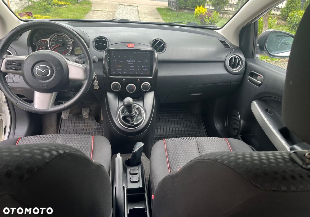Mazda 2 - 15