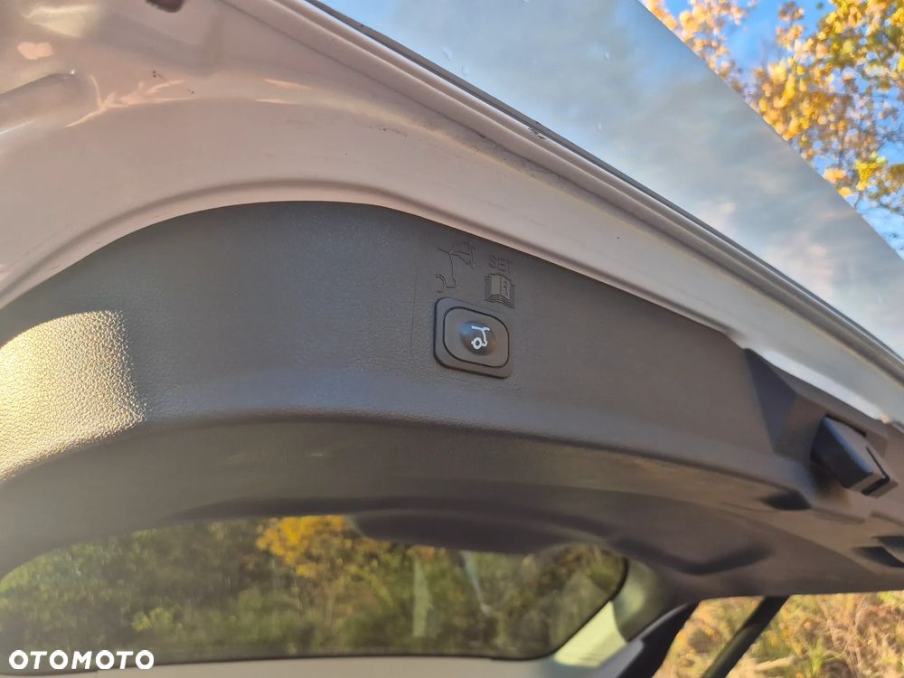 Ford Kuga Vignale 2.0 TDCi FWD - 16