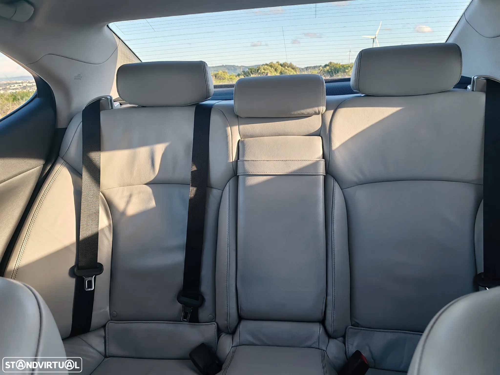 Lexus IS 220 d Luxury 4D - 2