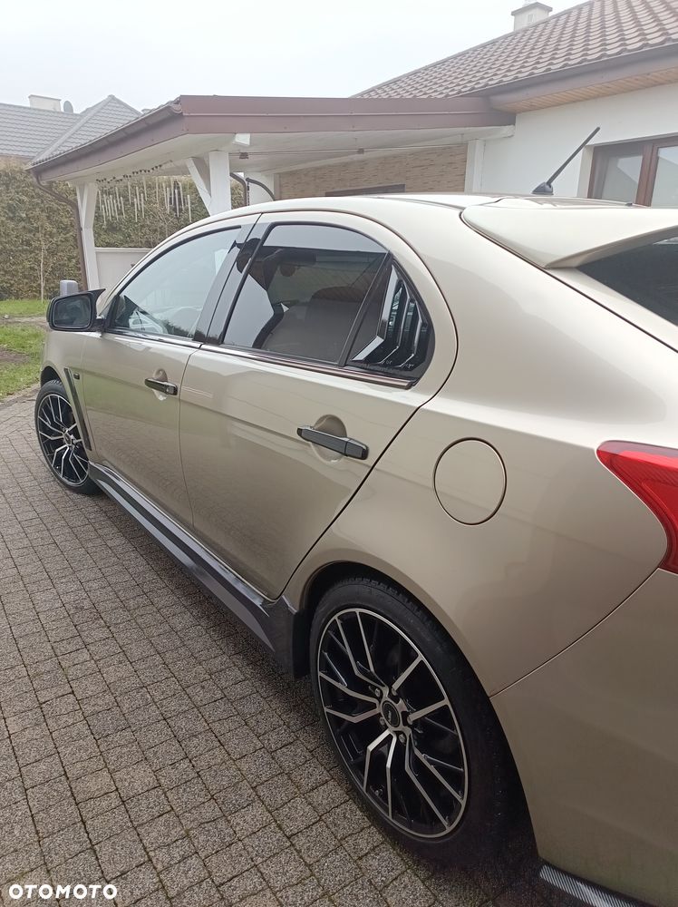Mitsubishi Lancer - 3