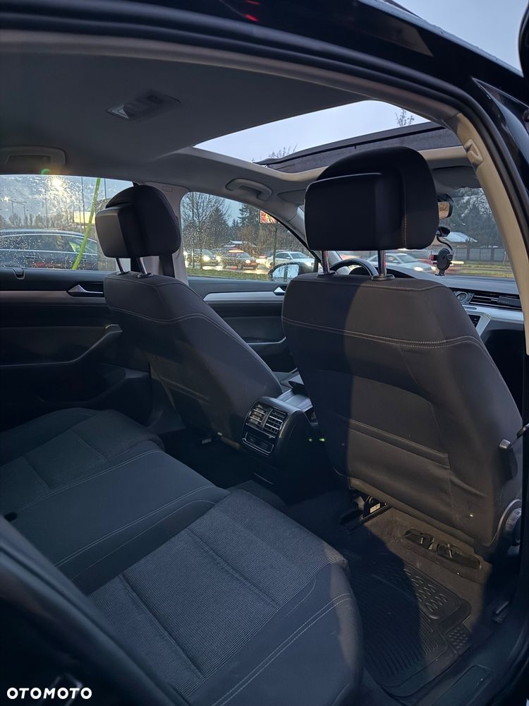 Volkswagen Passat 1.6 TDI SCR DSG Comfortline - 22