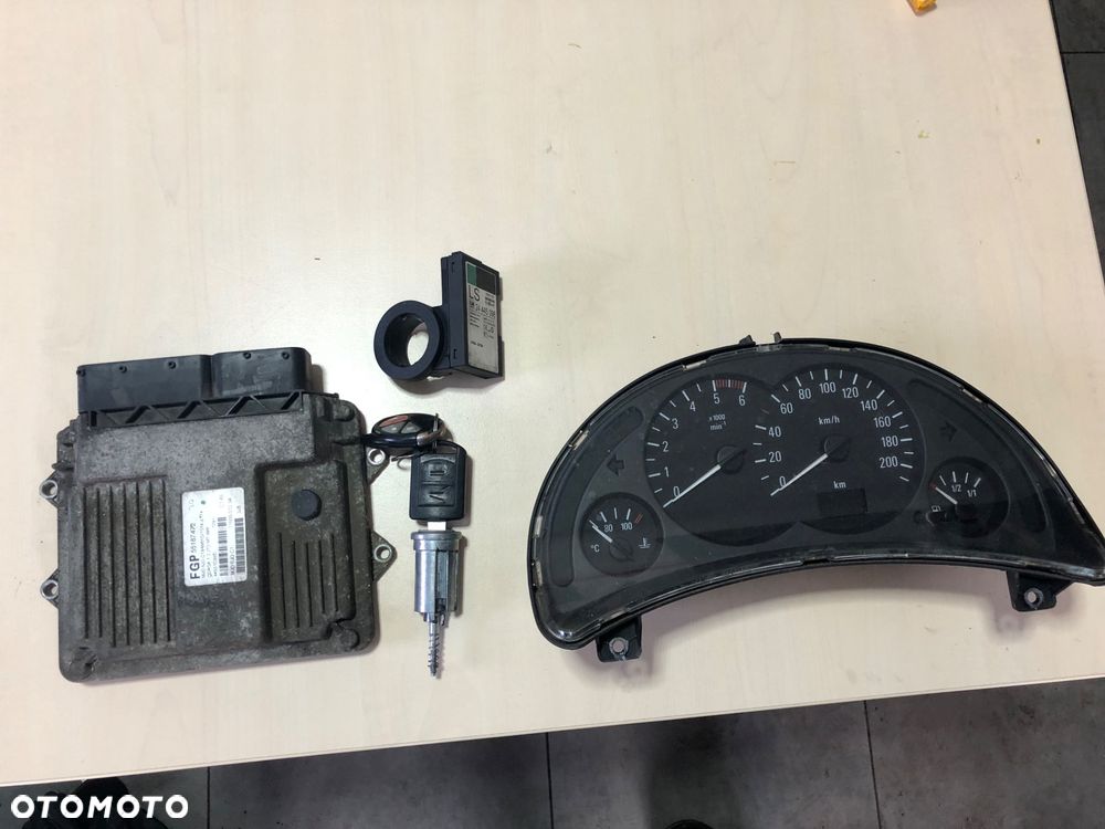 Zestaw startowy komputer Opel Corsa C 1.3 CDTI 55187472