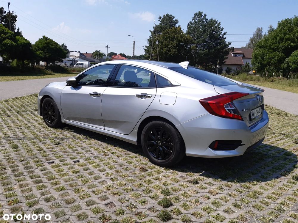 Honda Civic 1.5 i-VTEC Turbo CVT Elegance - 10