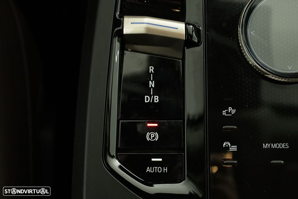 BMW iX xDrive 40 Pack Desportivo - 16