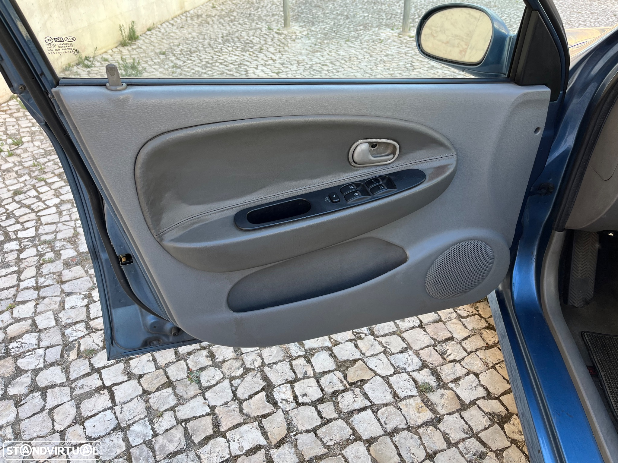 Kia Rio SW 1.3 LS Confort - 10