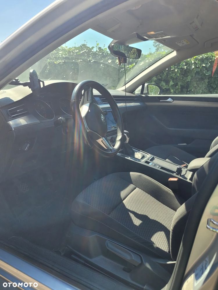 Volkswagen Passat 1.5 TSI EVO Business - 9