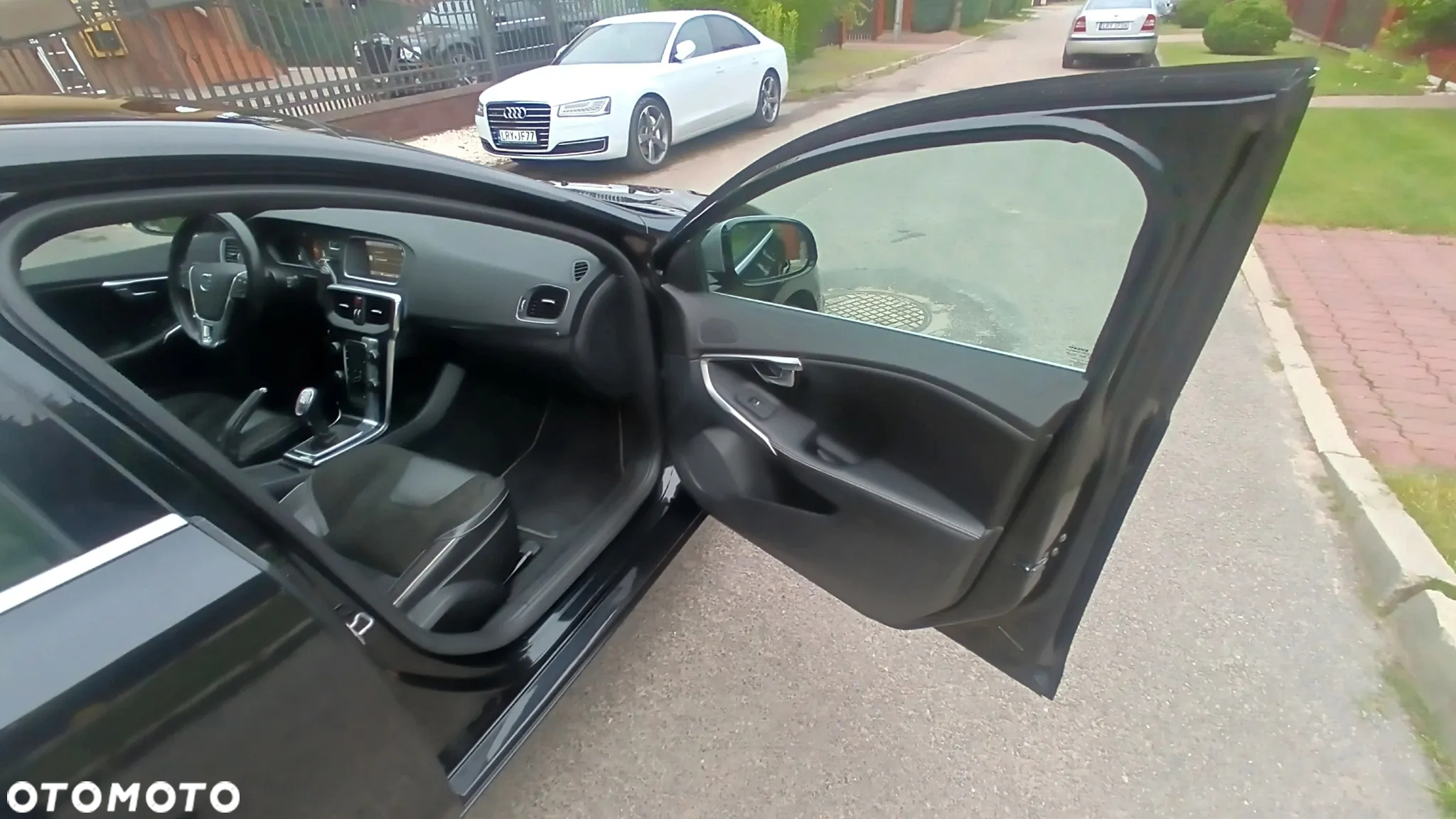 Volvo V40 D2 R-Design - 18