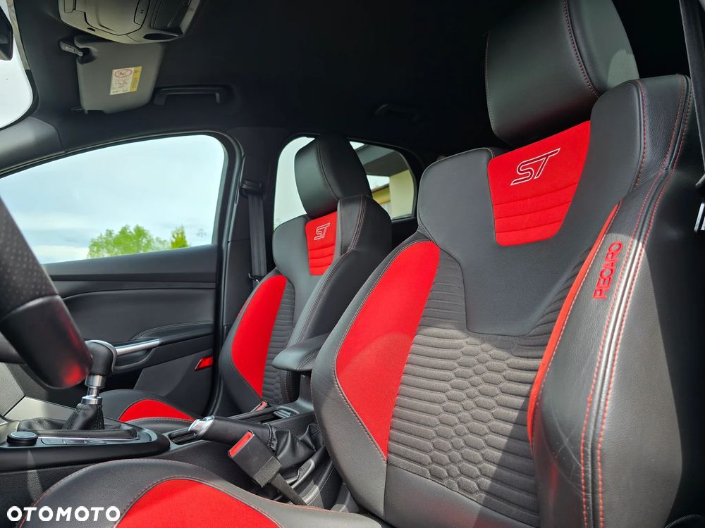 Ford Focus - 22