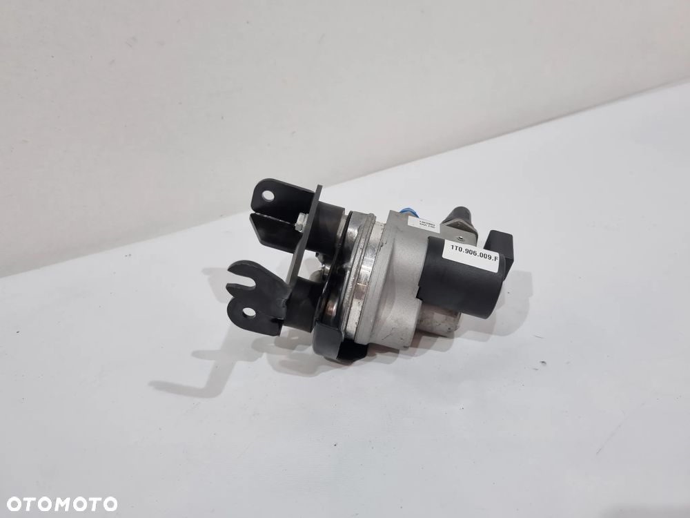 VW PASSAT B7 REDUKTOR CNG 1T0906009F 3C0906035D - 3