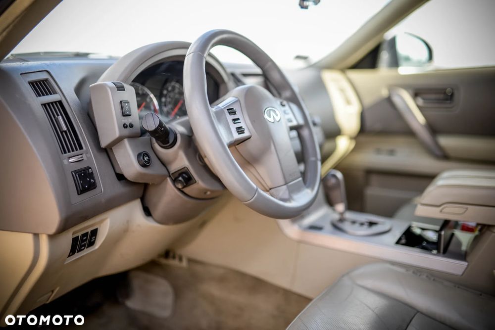 Infiniti FX - 9