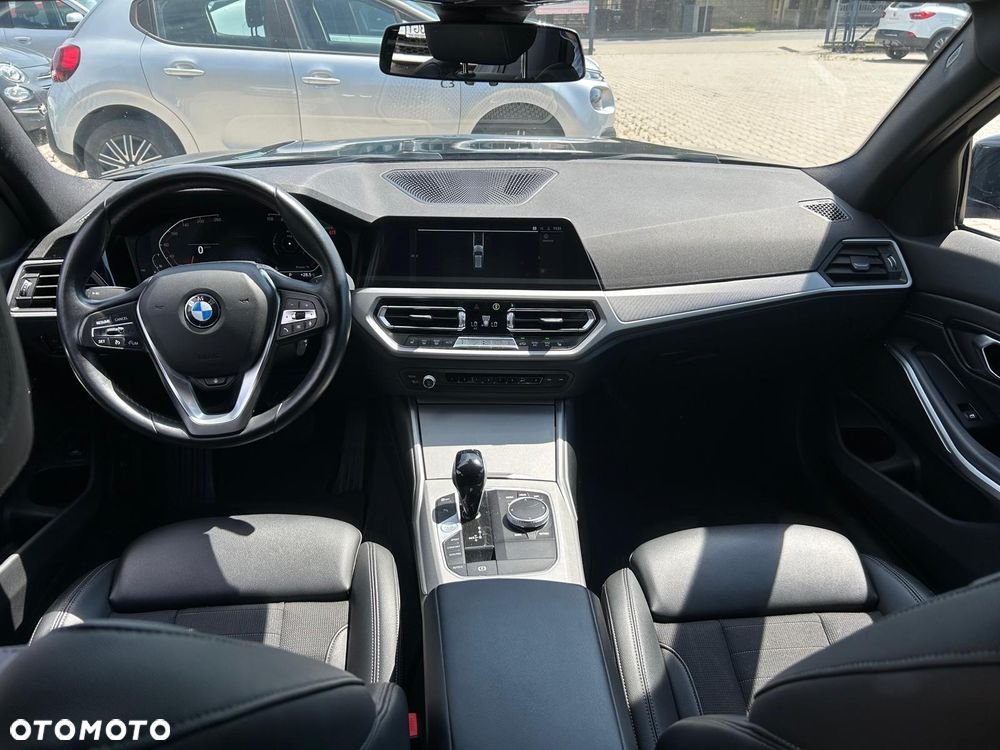 BMW Seria 3 320d xDrive M Sport sport - 14