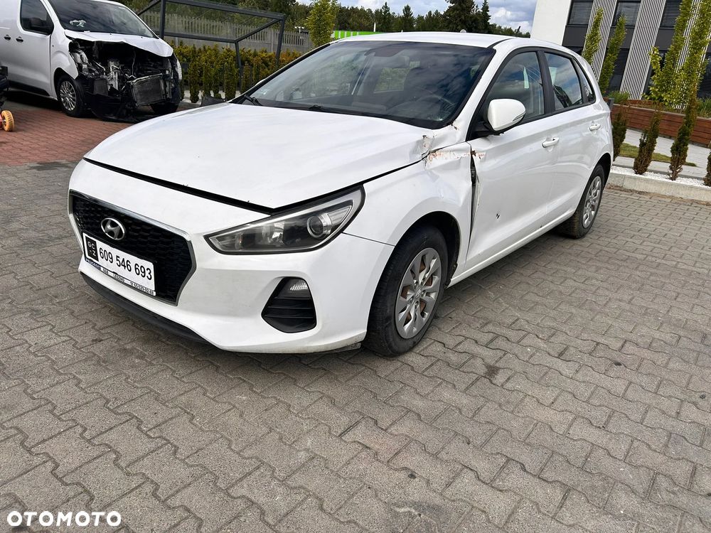 Hyundai i30 1.6 D Classic + - 6