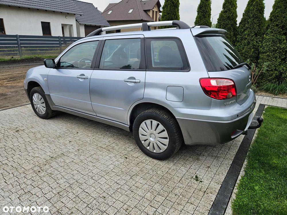 Mitsubishi Outlander 2.0 4WD Intense - 7