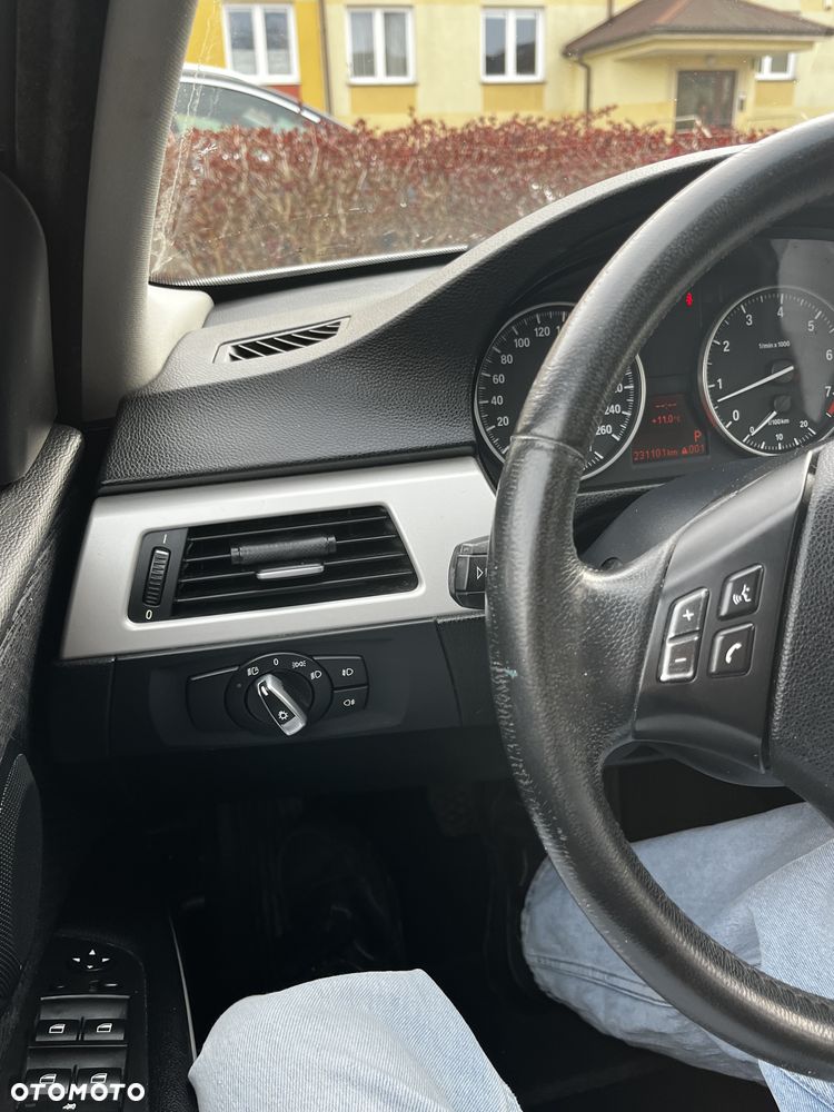 BMW Seria 3 320i - 17