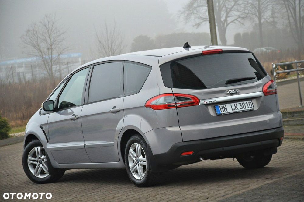Ford S-Max - 13