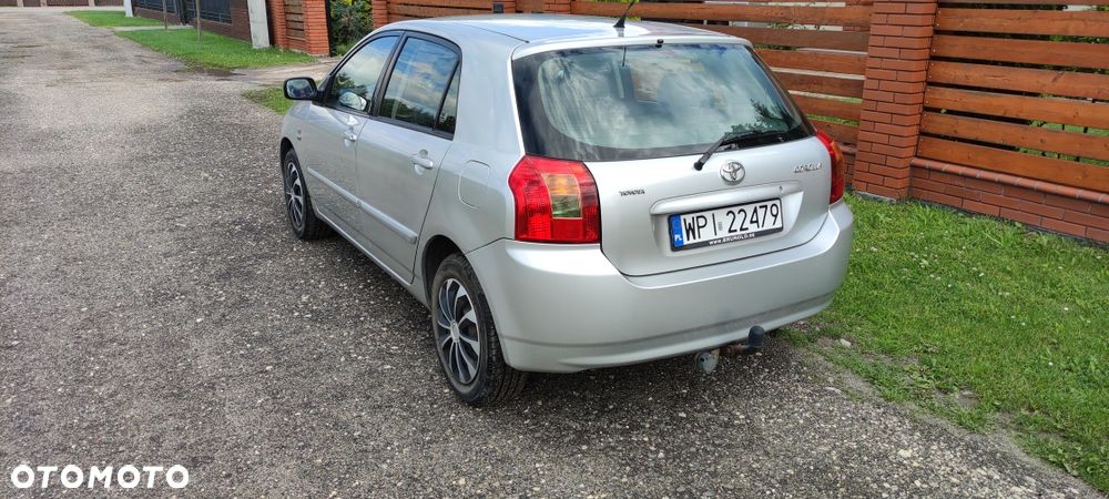 Toyota Corolla - 4