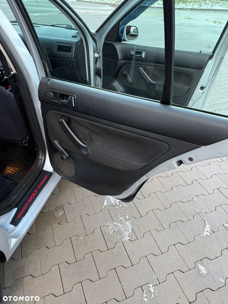 Volkswagen Golf 1.9 TDI Highline - 21